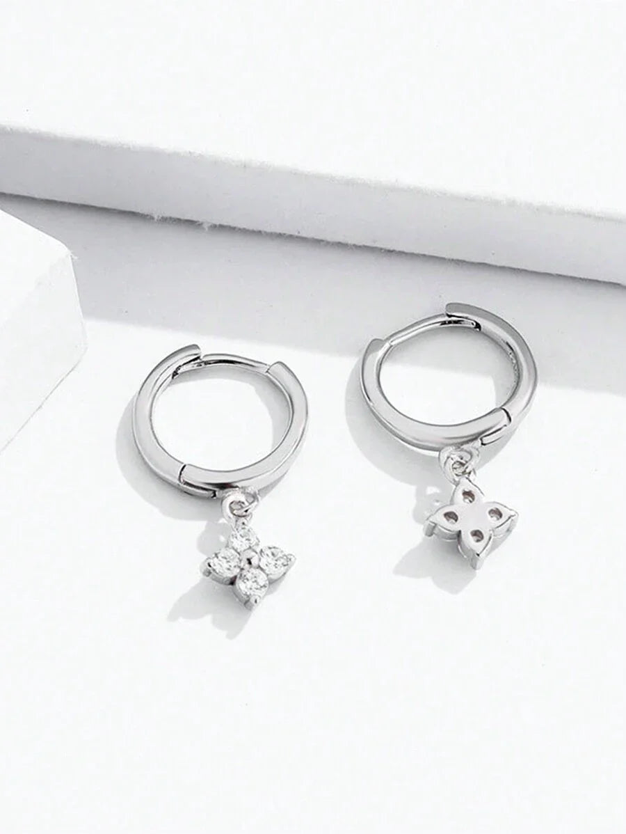 Clovera Stud Earrings