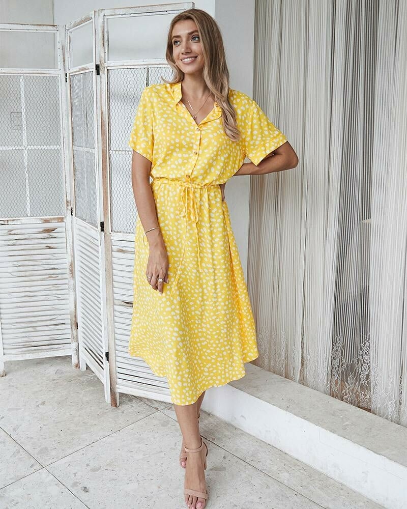 Kleid mit kurzen Ärmeln und Punkten